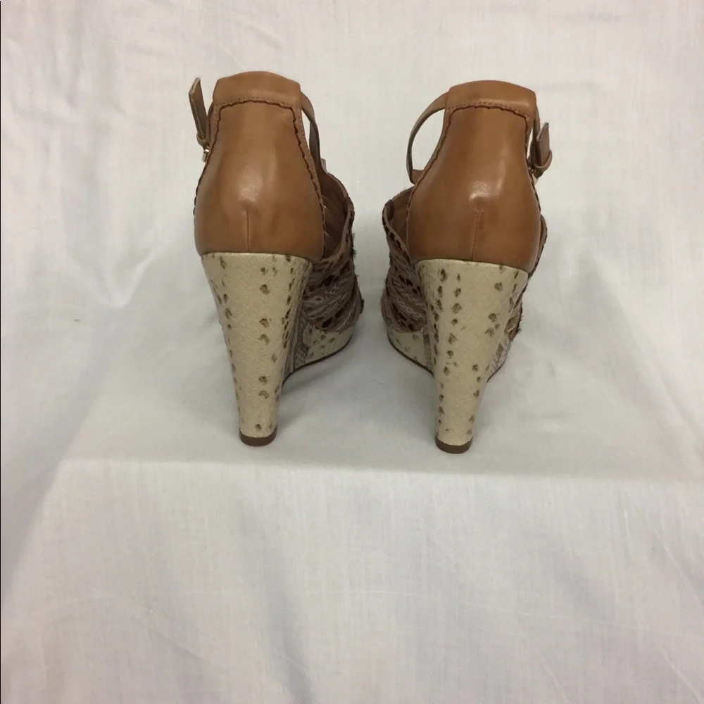 ❇ NWT ❇ Cole Haan Animal Print Tan and Neutral Wedge Sandals, Size 8.5 - Picture 2 of 4
